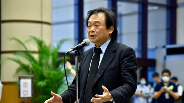 被台媒邀请唱《没出息》，王世坚：我唱得不一样，太凶悍