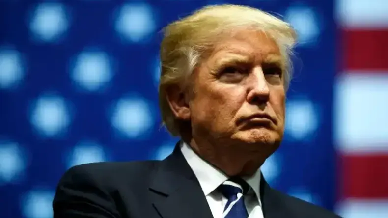 中美经贸博弈互有攻守，美国“虚空造牌”，却搬起石头砸自己的脚？