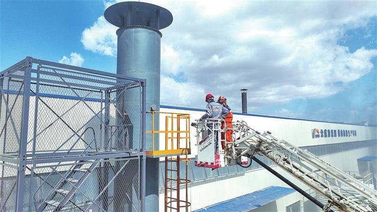 新区2025年抗震救灾暨工贸行业突发事故综合应急演练现场　资料图