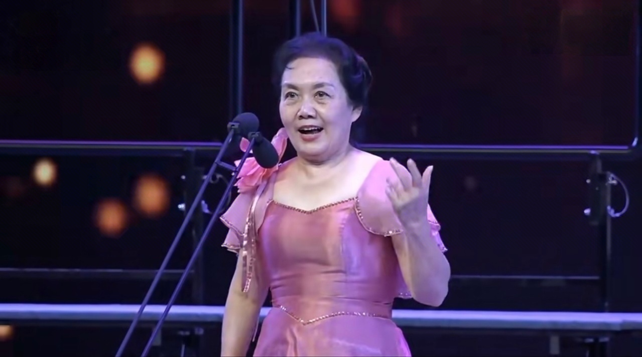 中国著名花腔女高音歌唱家、中国少数民族声乐学会会长吴霜演唱《美丽的家园》