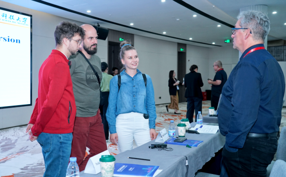 多领域专家齐聚“前沿科技论坛” 共话人才创新发展