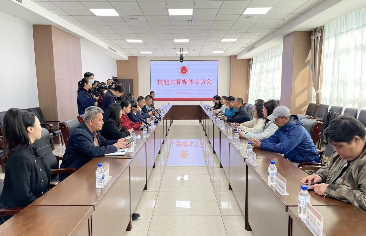 从英语专业到全国零售冠军:00后女孩陈俪夫的“黑马”逆袭(图2)