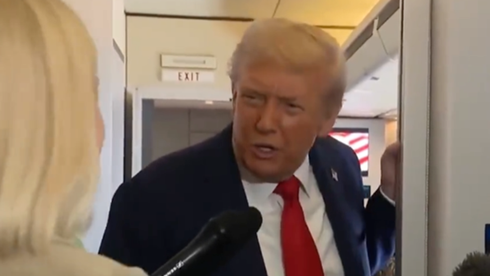 被媒体问及是否会收回关于中国的话，特朗普急了：你们都是假新闻