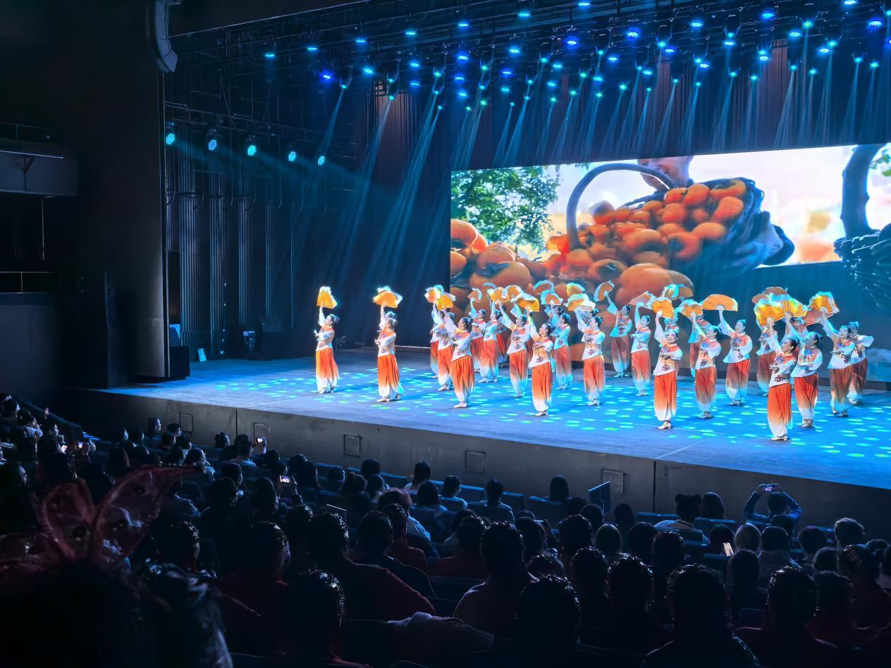 西安大劇院實驗劇場首秀!2025西安高新區廣場舞大賽精彩上演