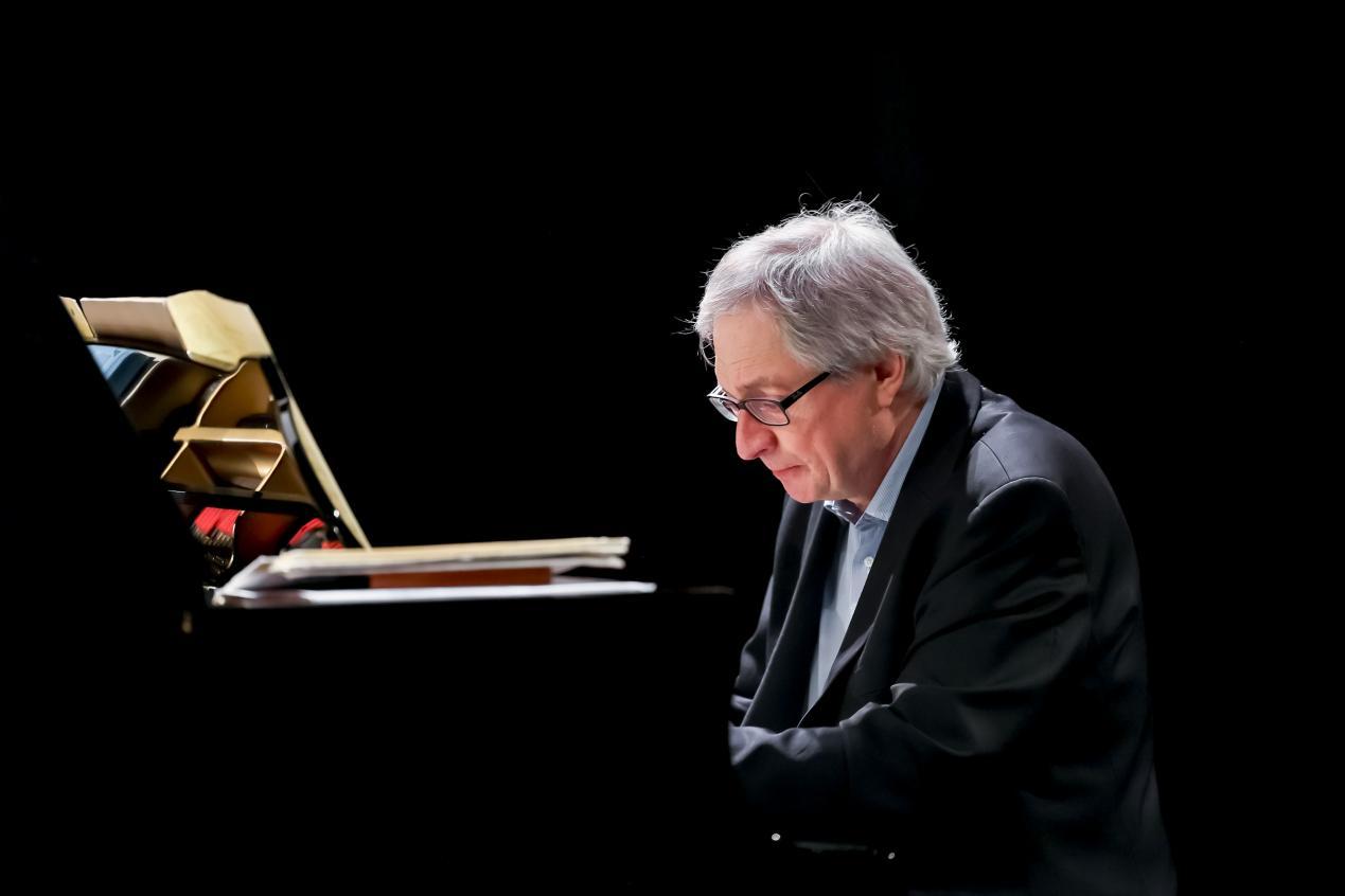 钢琴：沃尔夫拉姆・里格