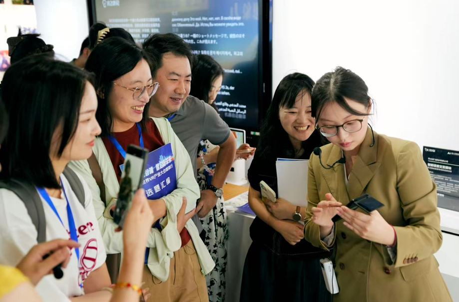南昌红谷滩“智启新未来”：VR与AI共绘数字产业新图景