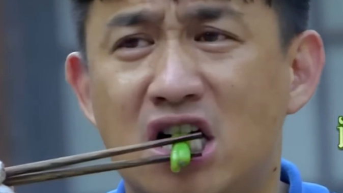 事实证明，沉浸在“人设”中的黄磊，在何炅的夸赞下，彻底迷失封面图