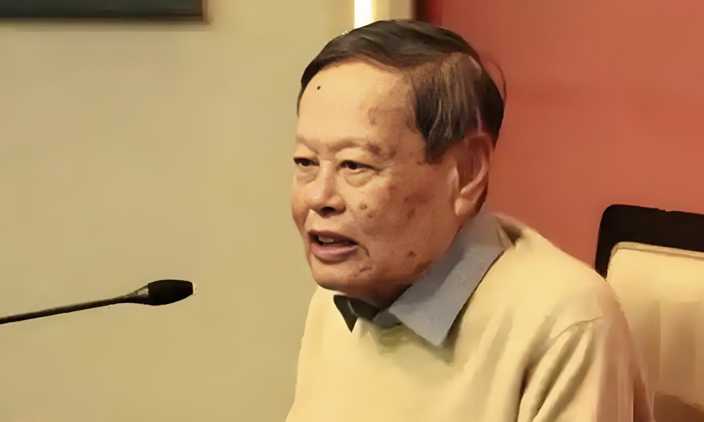 杨振宁曾谈高龄恢复中国籍：身体里是中华文化的血液