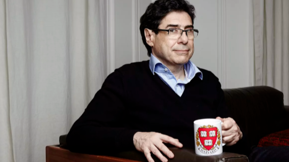 凤凰晚报|荣获中国经济学界最高荣誉的他,今年摘得诺贝尔经济学奖