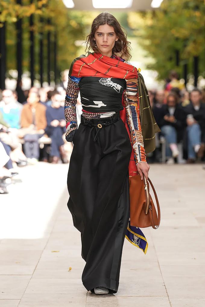 巴黎时装周——CELINE发布春夏新品成衣