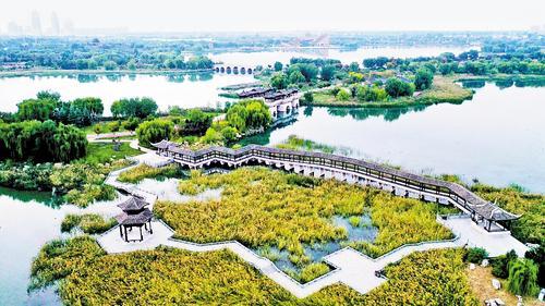 10月13日,无人机拍摄的邢台市襄湖片区生态客厅城市更新项目。 本报记者 赵永辉摄