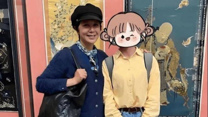 60岁蒋雯丽现状：定居英国，又瘦又老，网友惋惜：一代女神也老了封面图