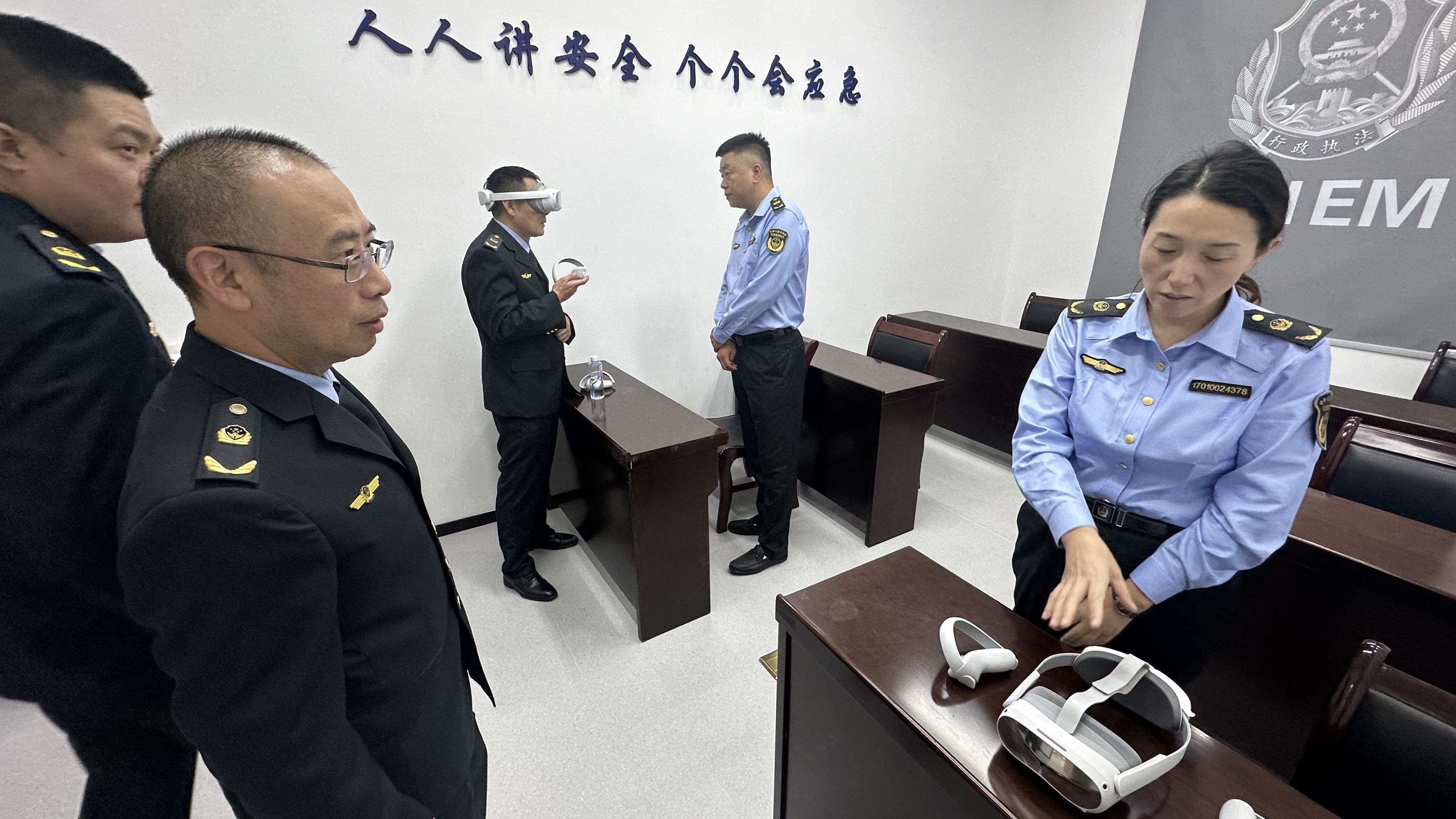 湖北省应急管理执法机构负责人培训班学员赴武汉市应急管理综合执法支队观摩学习