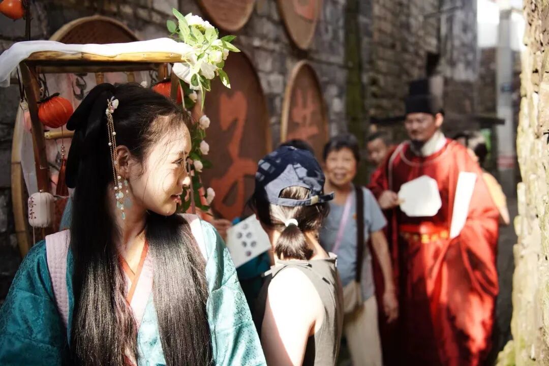 游客体验柿林村文旅活动。丹山赤水景区供图