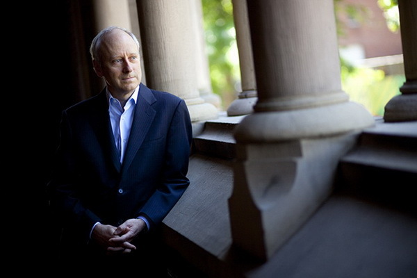 迈克尔·桑德尔