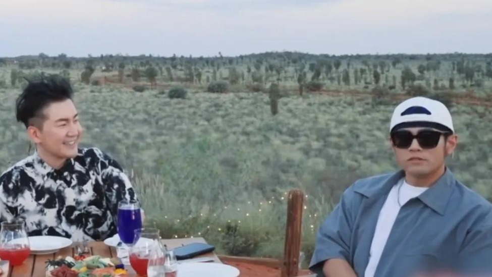 周杰伦向好友蔡威泽发出警告：“再不出现，你就完了”，两人疑因金钱纠纷反目封面图