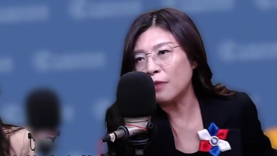 郑丽文：我并不想消灭民进党，希望他们幡然悔悟悬崖勒马