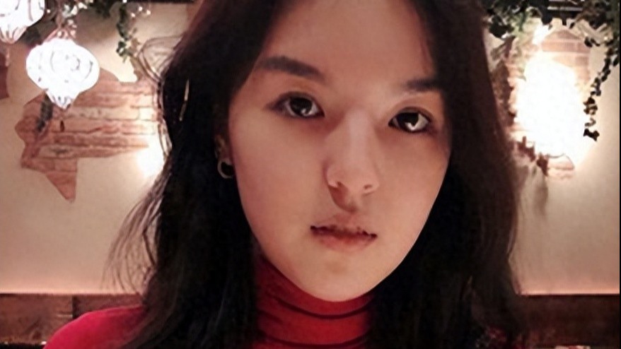 李咏也没想到，自己离世7年后，23岁的女儿走进了娱乐圈封面图