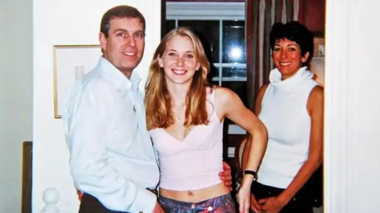 凤凰晚报|“泰国人民的母亲”,王太后诗丽吉去世,出身贵族外交官家庭