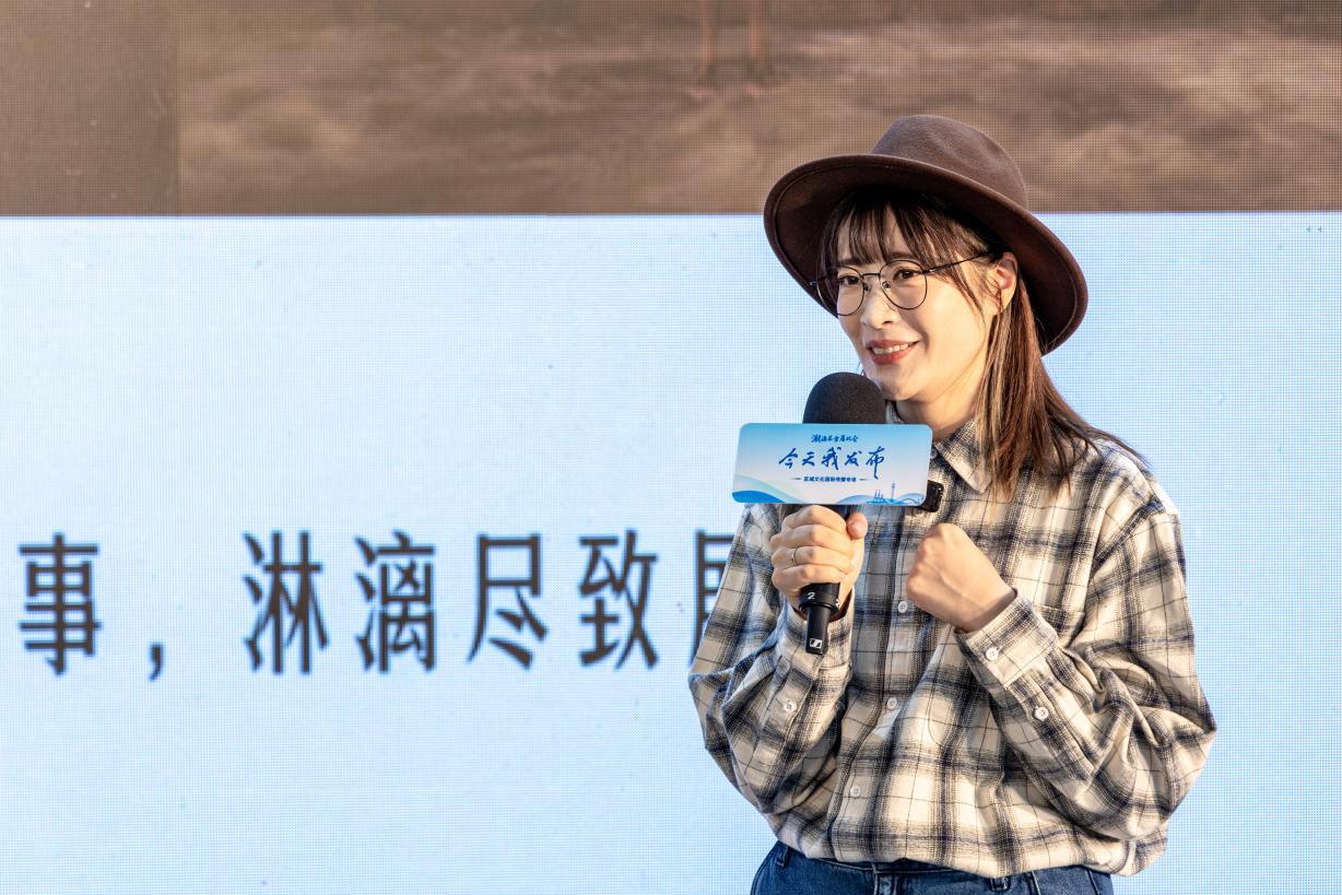 发布人邱艳:宁波光与景文化传媒有限公司负责人、丹尼尔系列片总导演