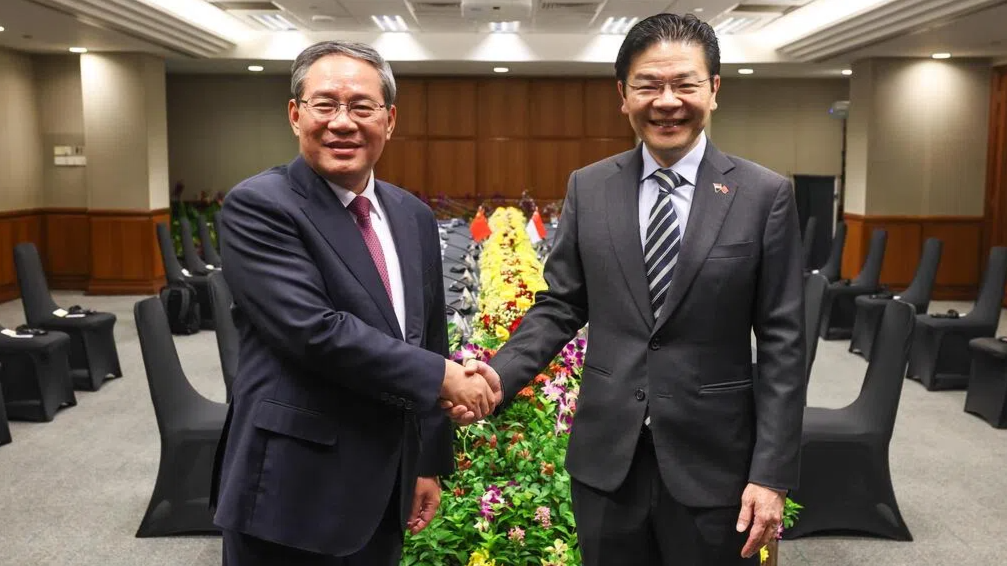 李强展开对新加坡正式访问 中新总理举行双边会谈 签署多份合作文件