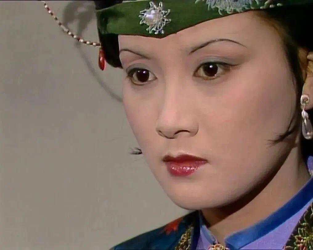 王熙凤根本就是个正派的人,否则平儿不会和她如此要好