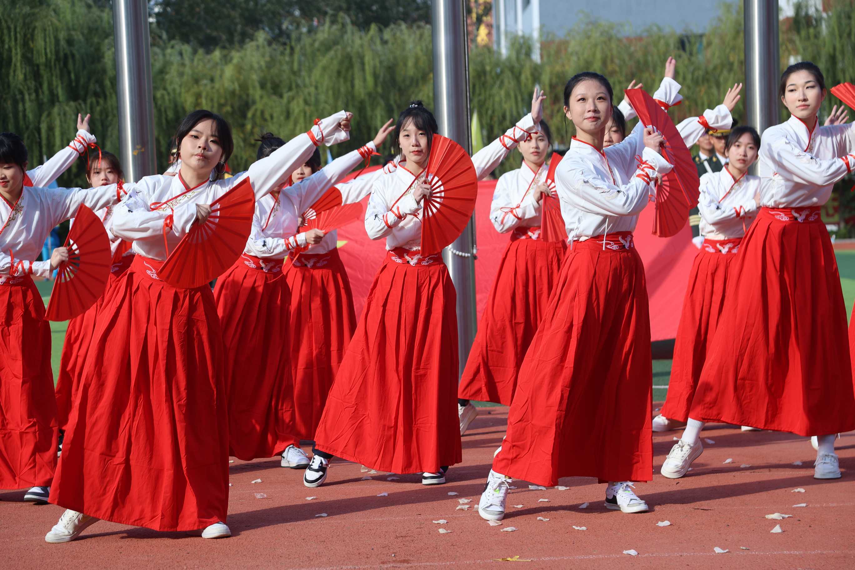 【组图】“今天我们都是主角”｜河间英华学校第四届体育艺术节开幕式闪耀青春风采
