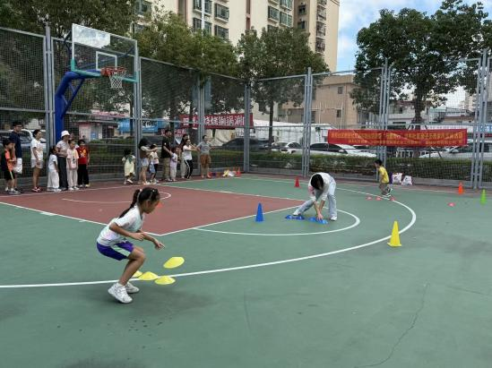 西乡街道麻布社区党群服务中心成功举办“与爱同行”亲子历奇活动 共筑亲子温馨时光