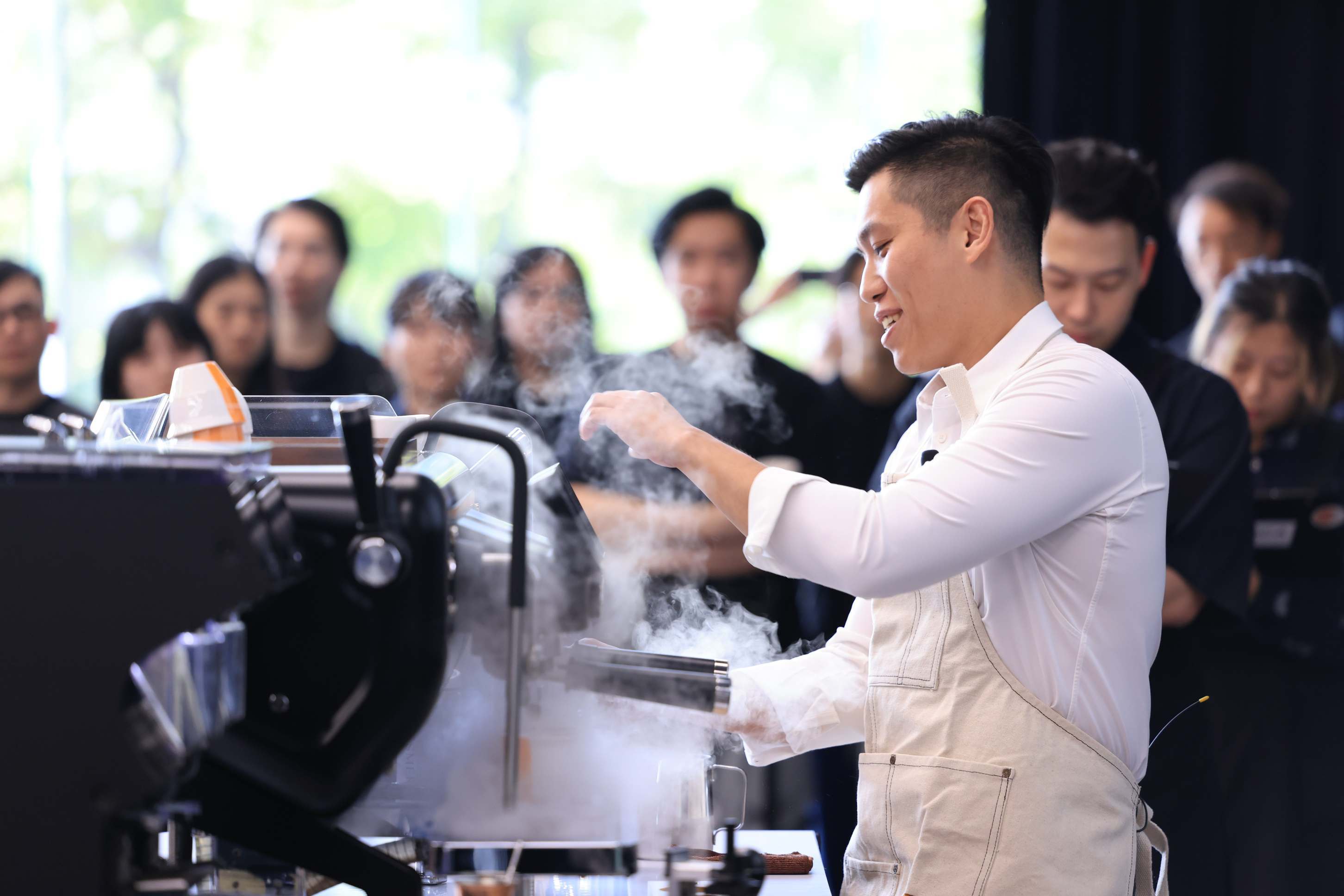 十次淬炼:从“PMQ Coffee Agenda”走向世界,两位冠军的十年咖啡路 ——专访冠军咖啡师欧祖华与郭静丞
