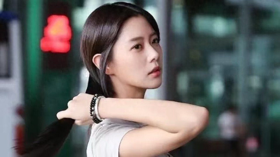 “亚洲第一美女”克拉拉：婚后6年无儿无女，39岁豪门梦碎封面图