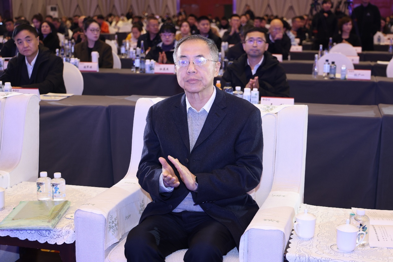 中国企业联合会中国企业家协会党委书记、常务副会长兼秘书长朱宏任