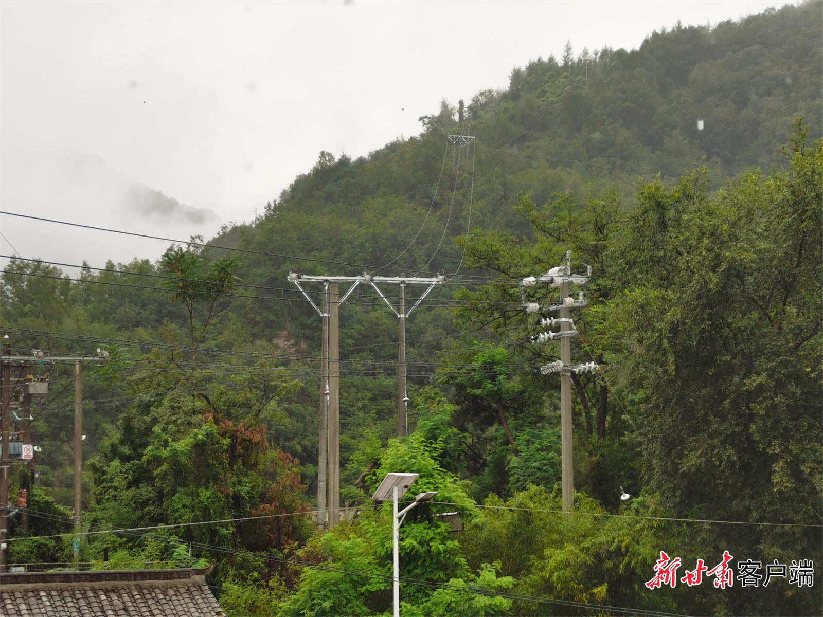 两当县站儿巷镇一处电力线路