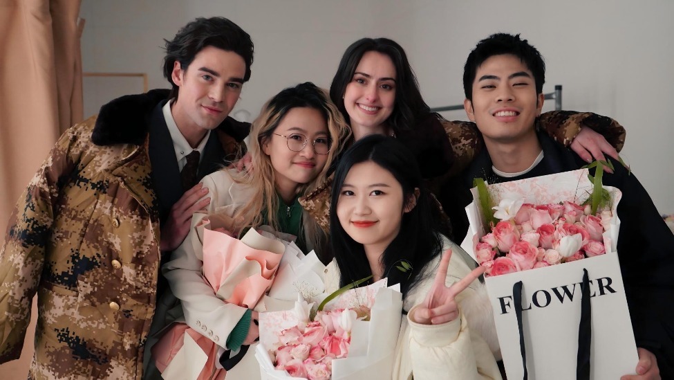 跨越语言与制度:她在中国拍出一部海外短剧