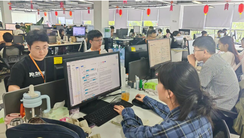 在江西元聚创作基地，超2万部小说从这里走向海外。