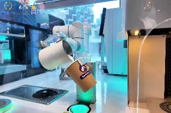 不止于“Wow”！外国友人的龙岗初体验，从硬核科技到智慧生活