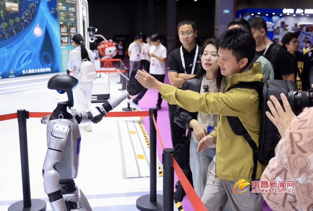 南昌：第七届VR/AR产业博览会持续火热