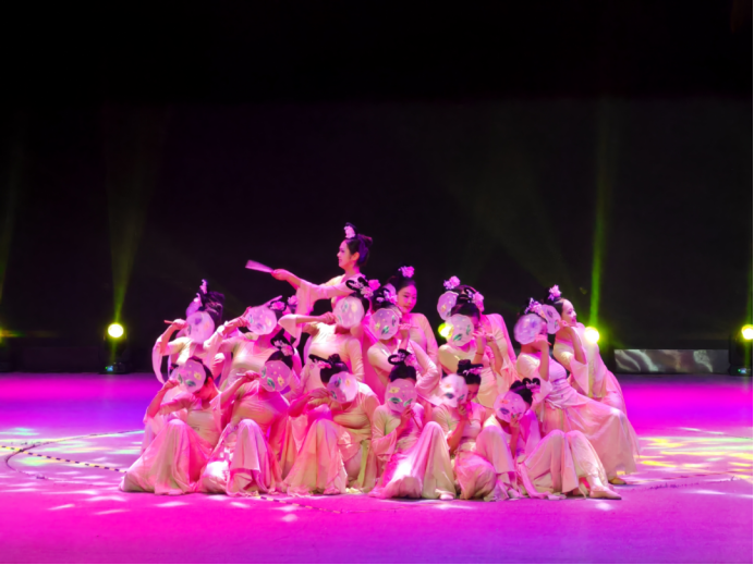 济宁一中在济宁中小学生艺术展演活动中再创辉煌