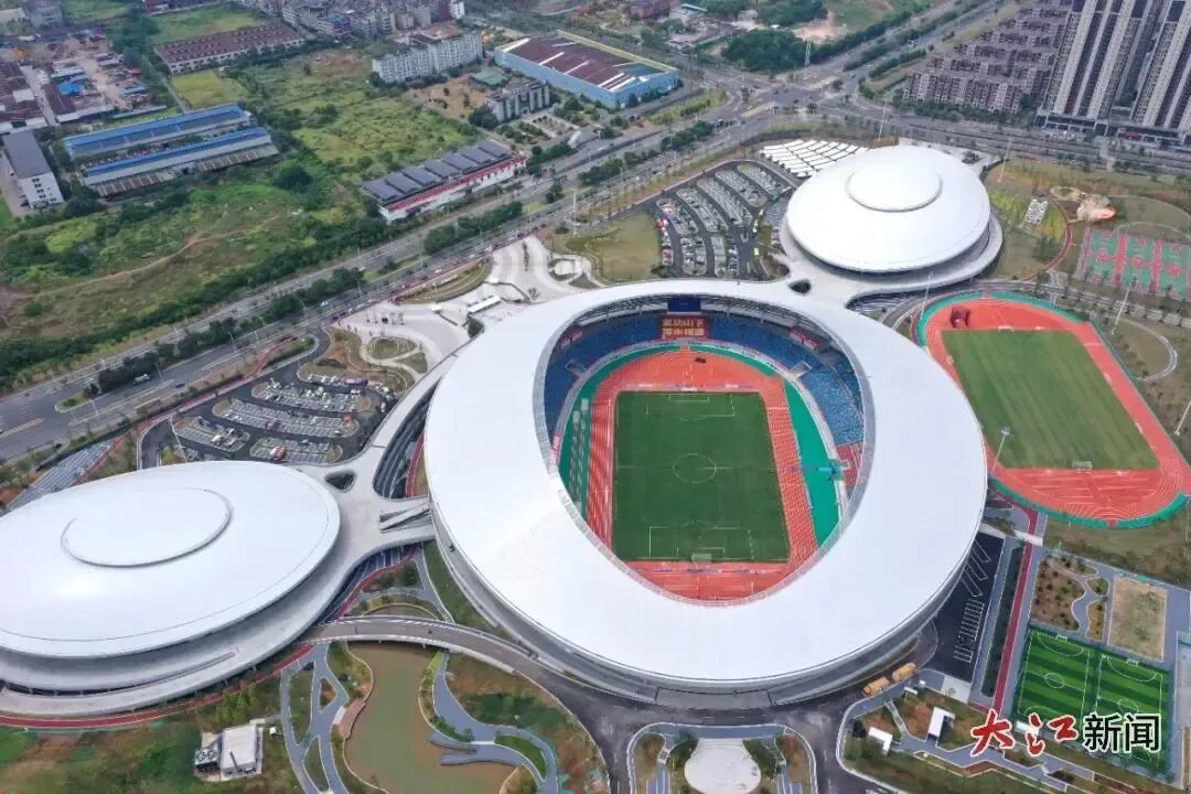 萍乡队主场,萍乡奥体中心体育场,是2026年省运会主场馆,设2.2万座,配竞赛级天然草皮。7月27日,它以萍乡队迎战抚州队的赛事完成首秀。 江西日报全媒体记者杨继红 摄