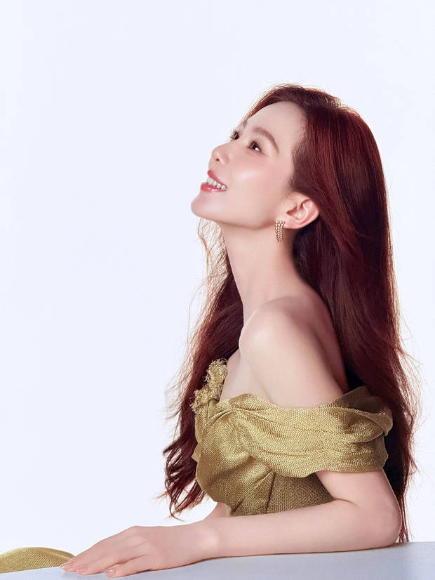 刘诗诗笑容甜美。