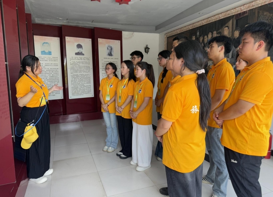 江西旅游商贸职业学院“红扁担”宣讲团以“技能+实践”筑牢大思政课实践根基