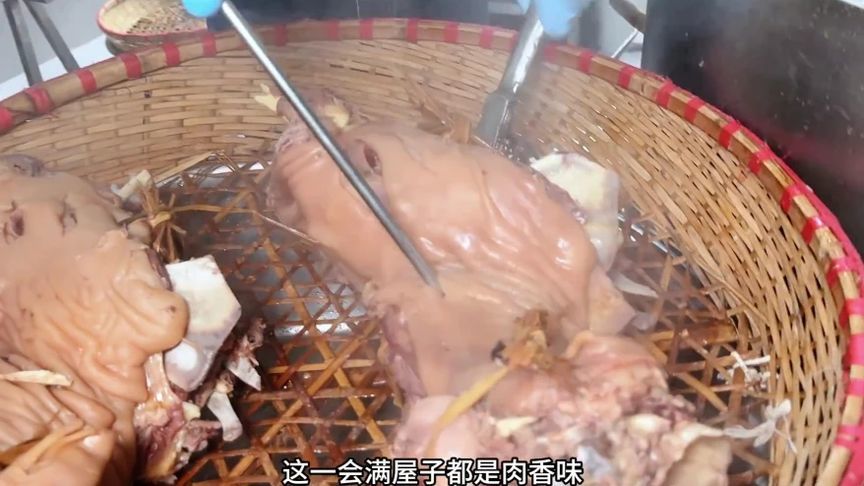 苏南唯一吃山羊的地方？一年公羊剁六块裹上稻草下锅卤 带皮带骨