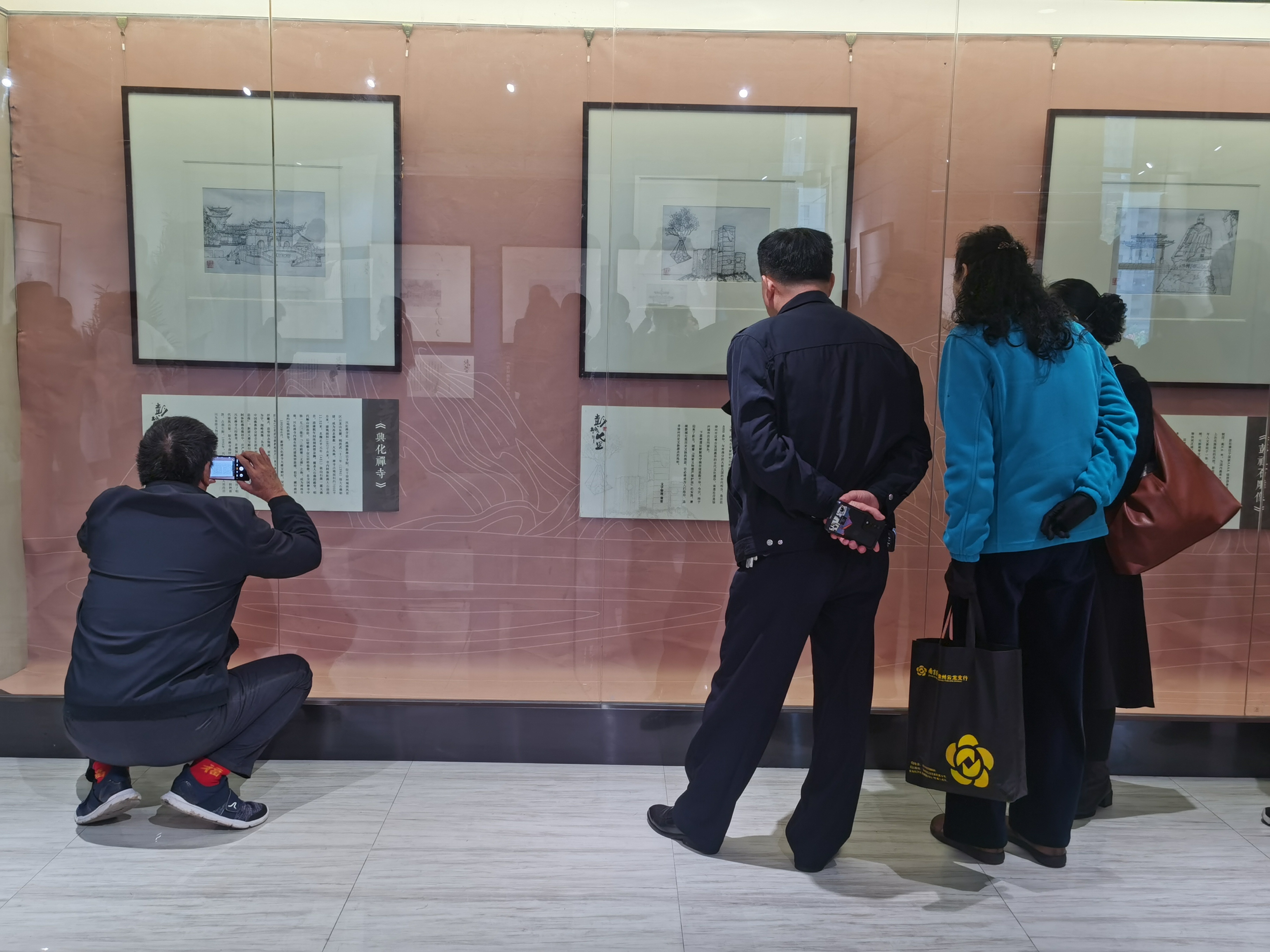 杨春茹彭城七里钢笔画展开展:线韵墨痕绘风华