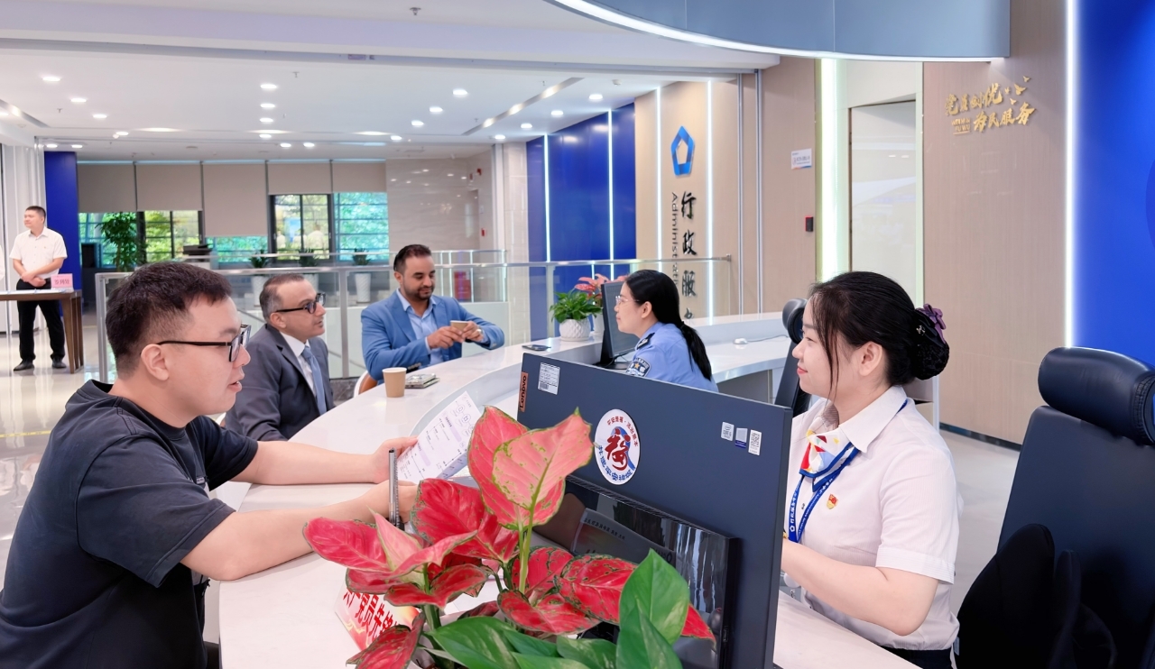 全市首个!禅城国际服务专区揭牌,95项涉外事项一窗办结
