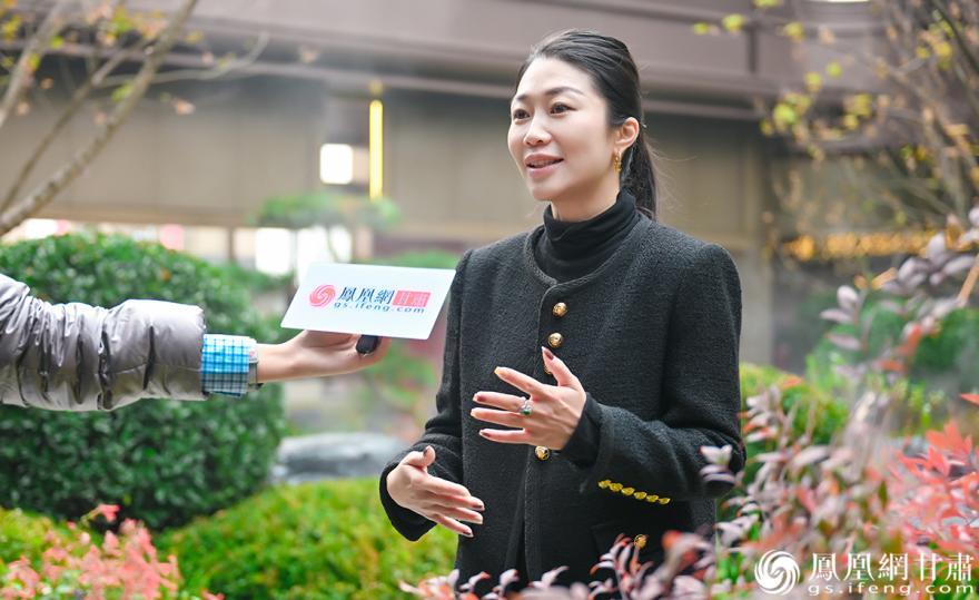 银河国际集团执行总裁陈丽丽说,华唯T5致力于为业主营造一处独立静谧的居住绿洲。