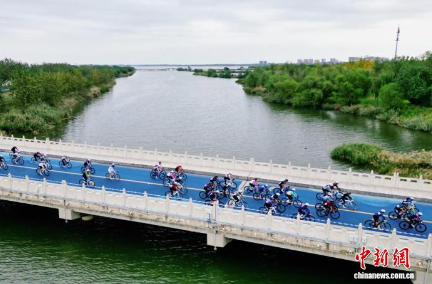 图为车手在比赛中。赛事主办方供图。