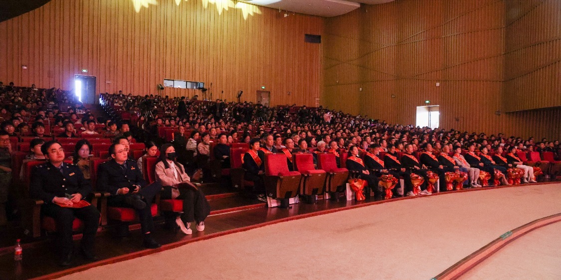 江苏“道德的力量”巡演走进高校 模范故事引轰动