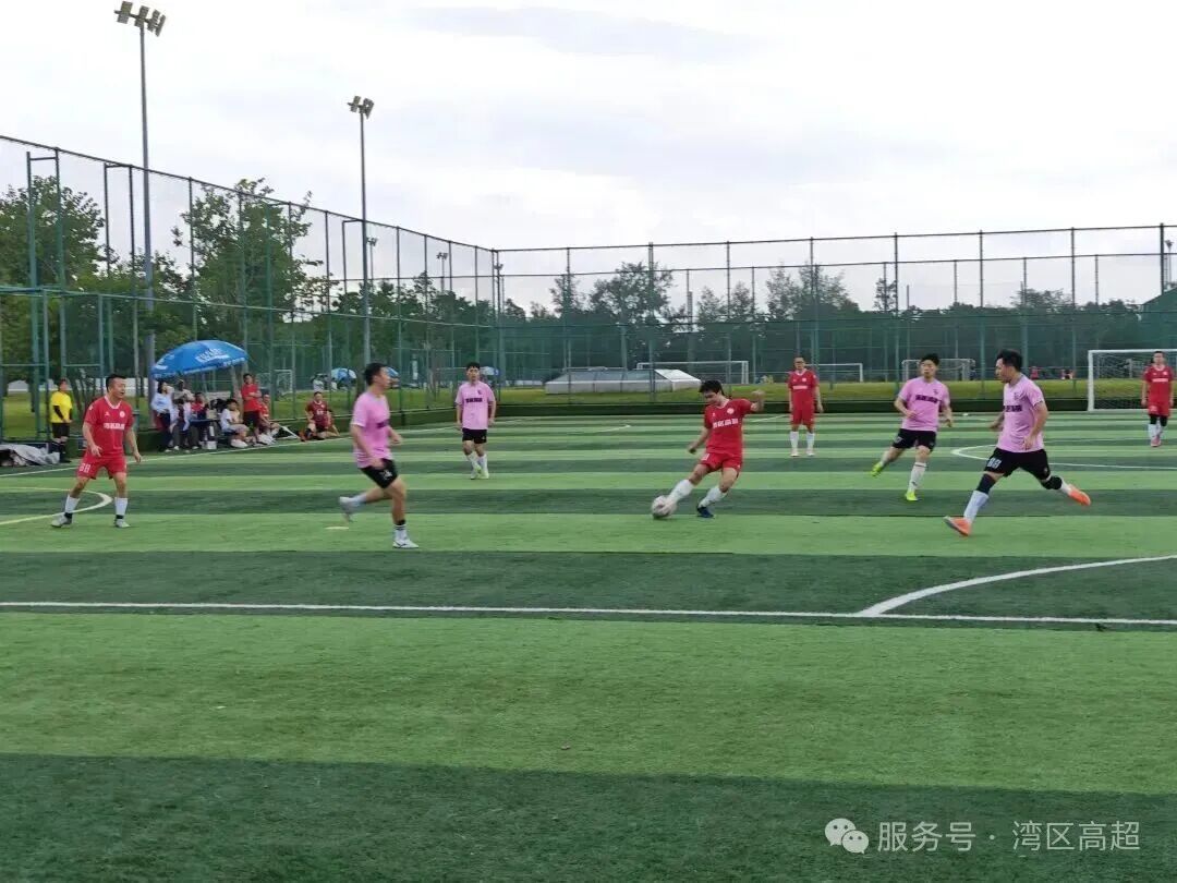 首届高校校友湾区足球超级联赛小组赛收官