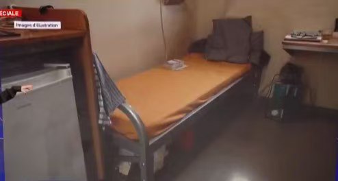 法媒首次曝光萨科齐牢房照片,看电视要付费,早餐要自己做