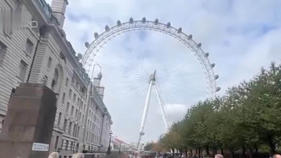 英国“伦敦眼”开放25年后再度翻新