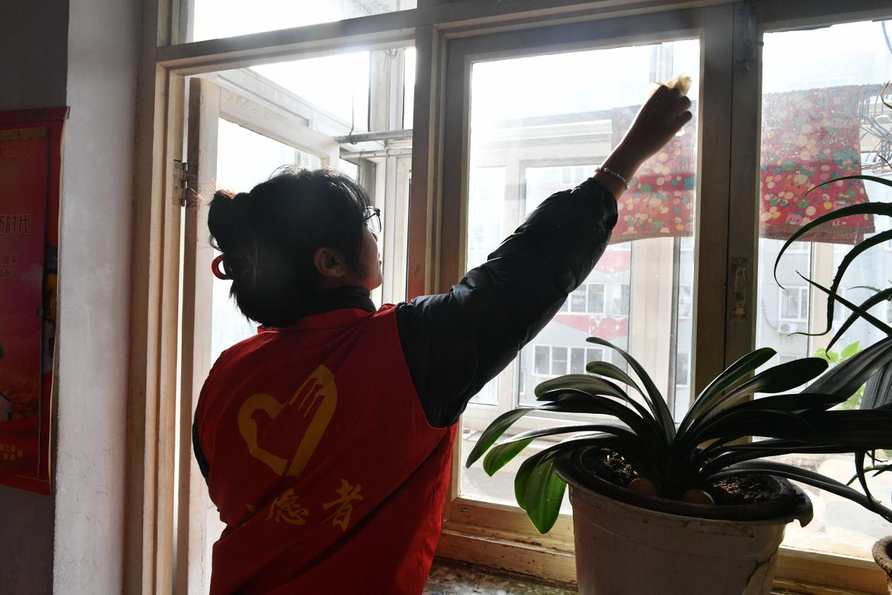 秦皇岛北戴河新区南戴河街道开展金秋暖人心 重阳送温暖活动